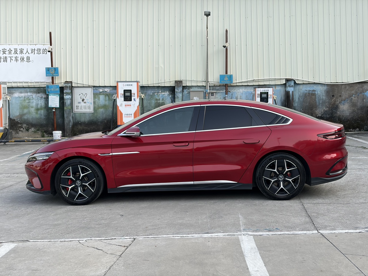 BYD Atto 8